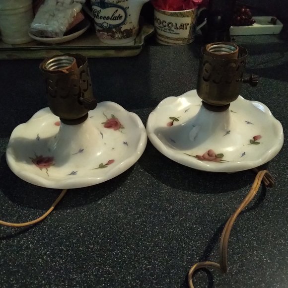 Roses Vintage milk glass lamps pair of candlestick working white lamps victorian - Picture 5 of 7